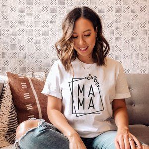 Mama Leopard Print Graphic T-shirt